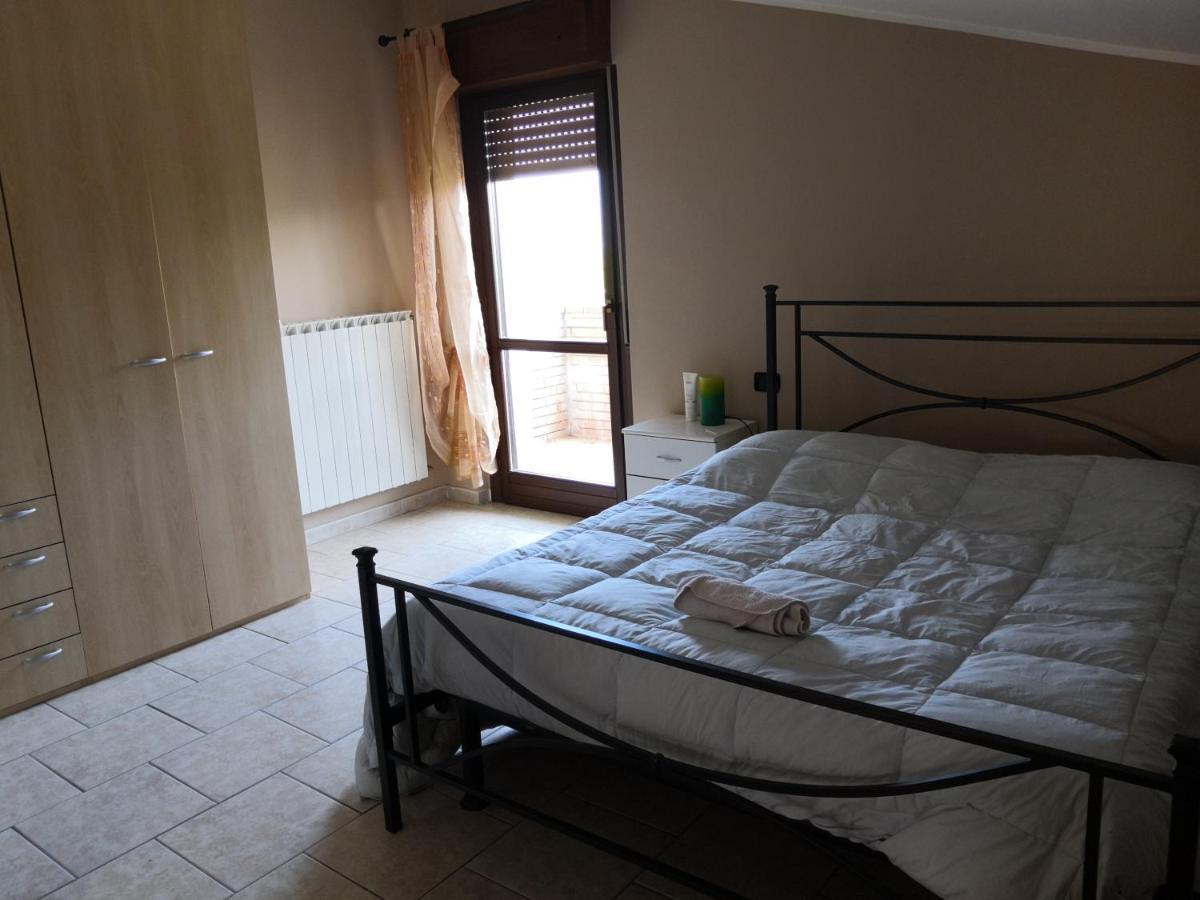La Mansardina Apartment Sulmona Bagian luar foto