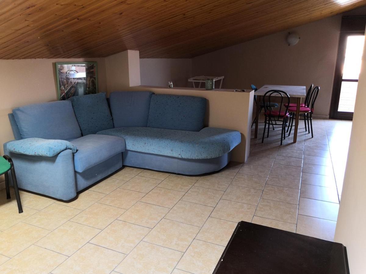 La Mansardina Apartment Sulmona Bagian luar foto